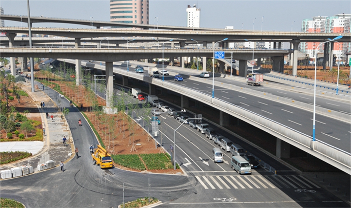 濟(jì)南北園大街道路及環(huán)境建設(shè)工程及濟(jì)南BRT1號(hào)線(xiàn)站臺(tái)工程